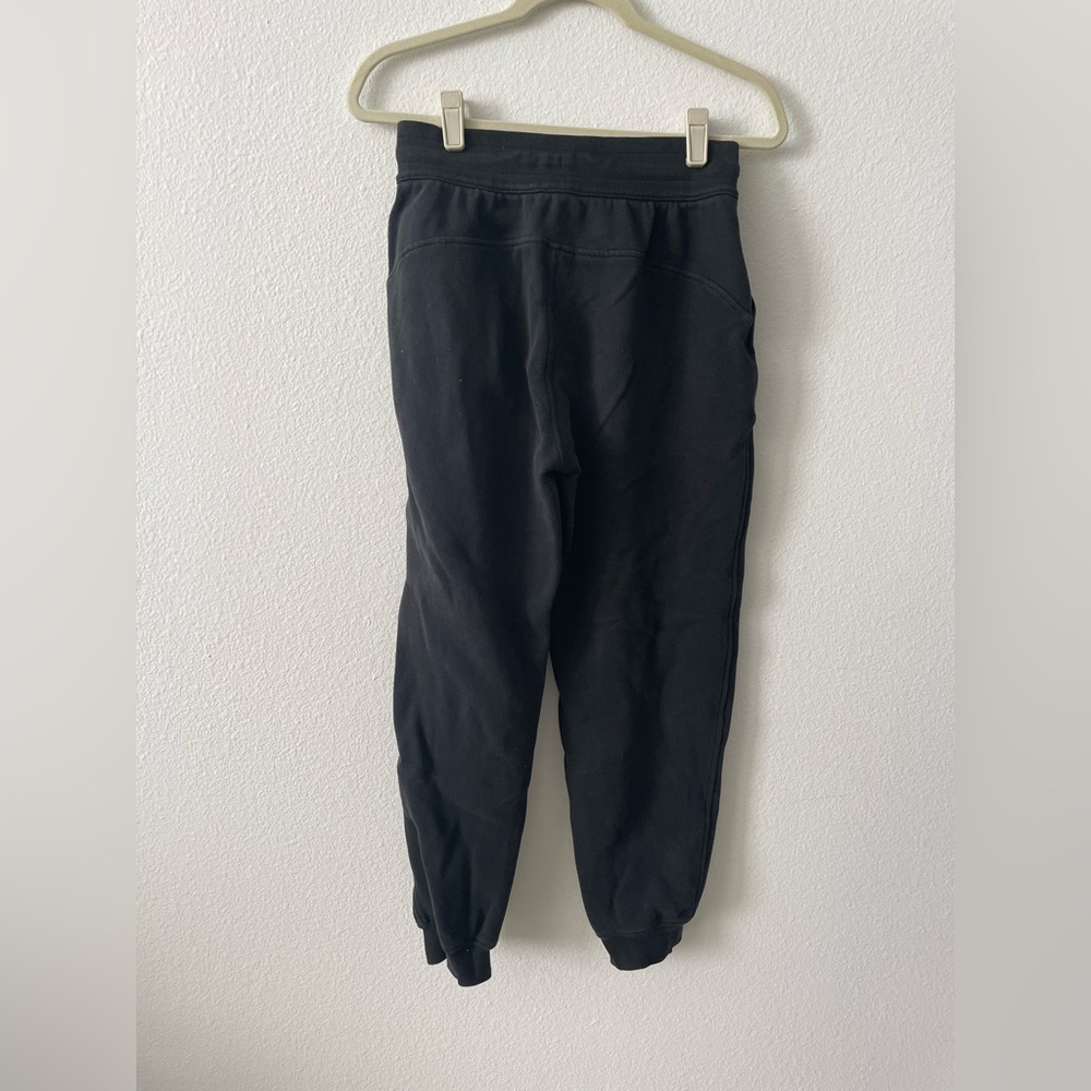 Lululemon Scuba Relaxed High-Rise Jogger
Black Size 4 Athletic Workout - Picture 2 of 5